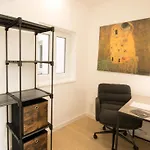Central, Stylish And Modern L Jos24